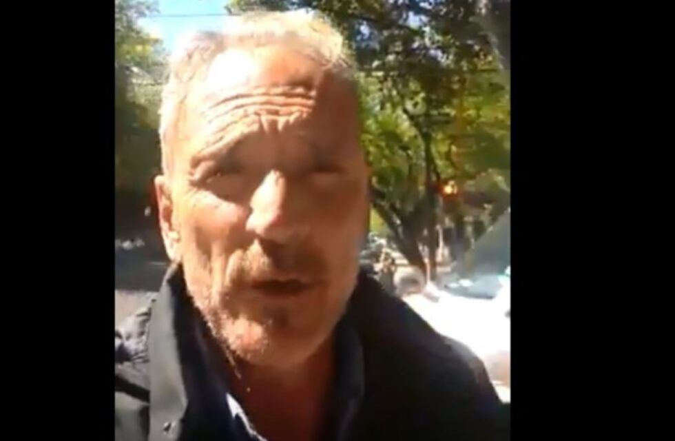 A prestar atención: un hombre alerta a los mendocinos sobre las multas de tránsito