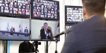 Schiaretti en la reunión con intendentes