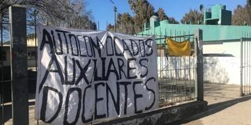 Convocan a un abrazo simbólico en la Escuela Nº 32 de Comodoro