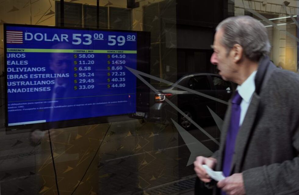 Pago de deuda y contener al dólar: en qué se usaron los dólares enviados por el FMI