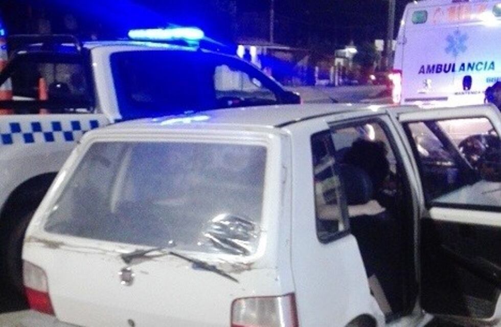 Empujó a un policía con su auto para huir de un control