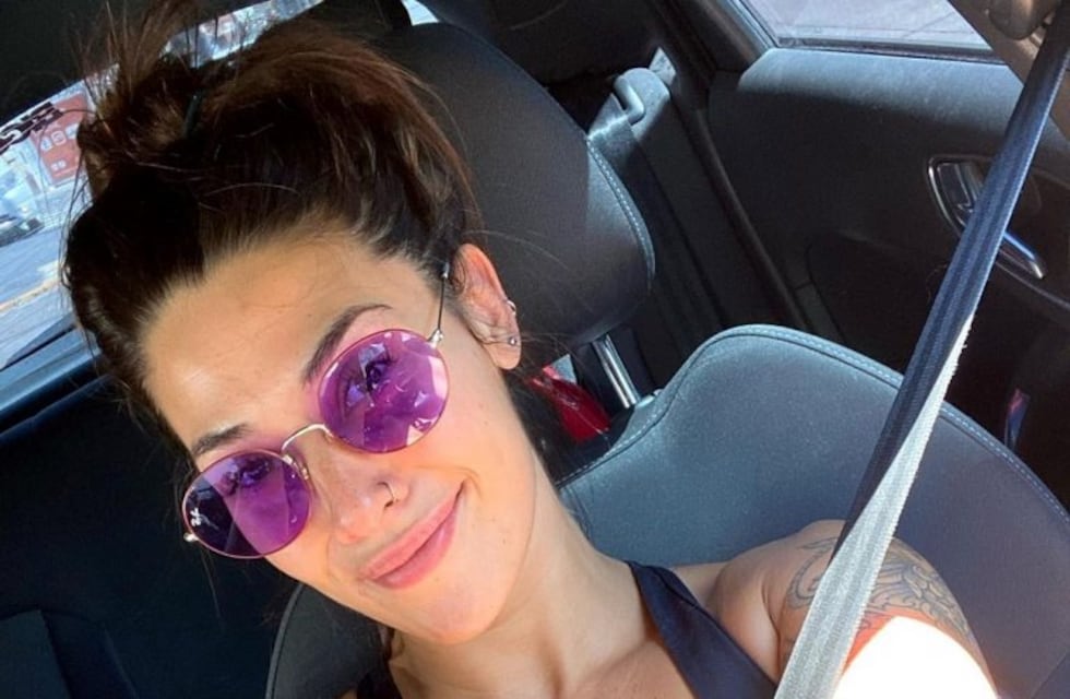 Ivana Nadal se mostró con una "micro bikini" en su auto