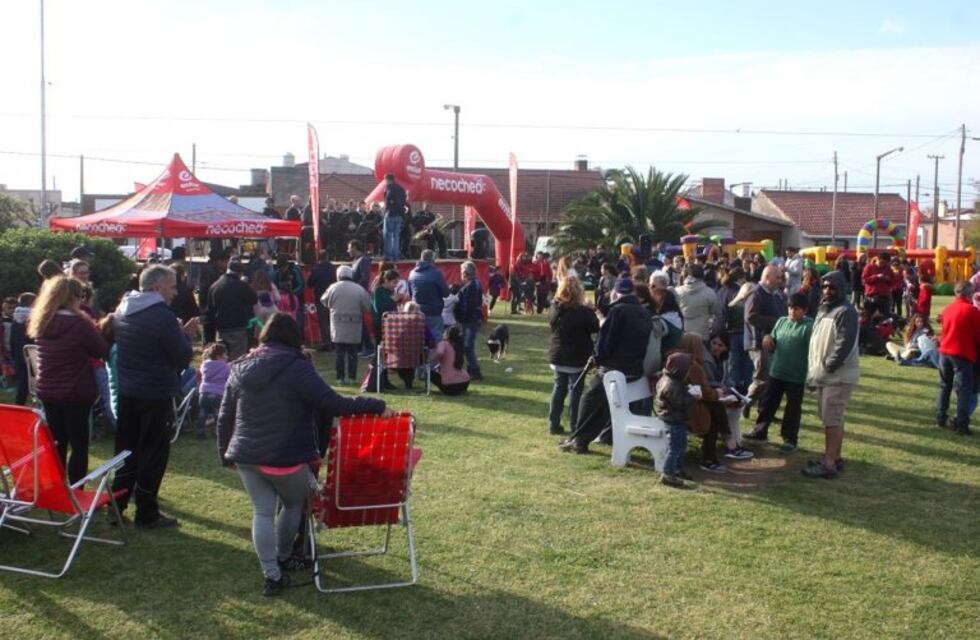 FestiBarrio: Una tarde llena de alegría y color en Plaza Isabel La Católica