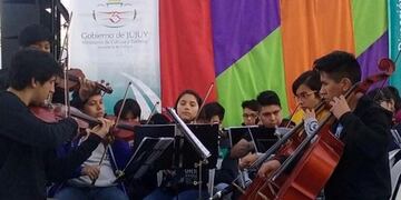 Integrantes de la Orquesta Juvenil \