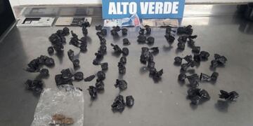 Le encontraron en sus pantalones 45 dosis de marihuana