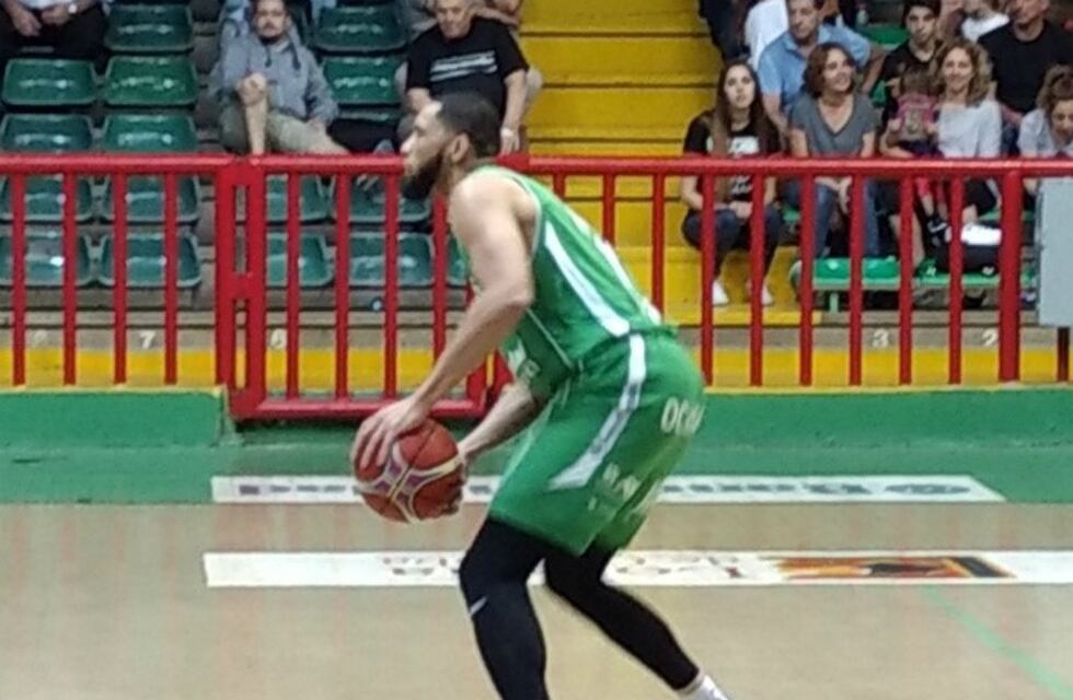 Destacado debut de Darington Hobson, el nuevo extranjero de Atenas