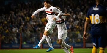 La Fifa inhibió a Newell's por una deuda por Insaurralde