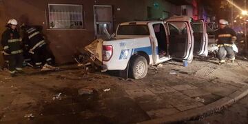 Dos patrulleros chocaron entre si durante una persecución en Barracas\u002E