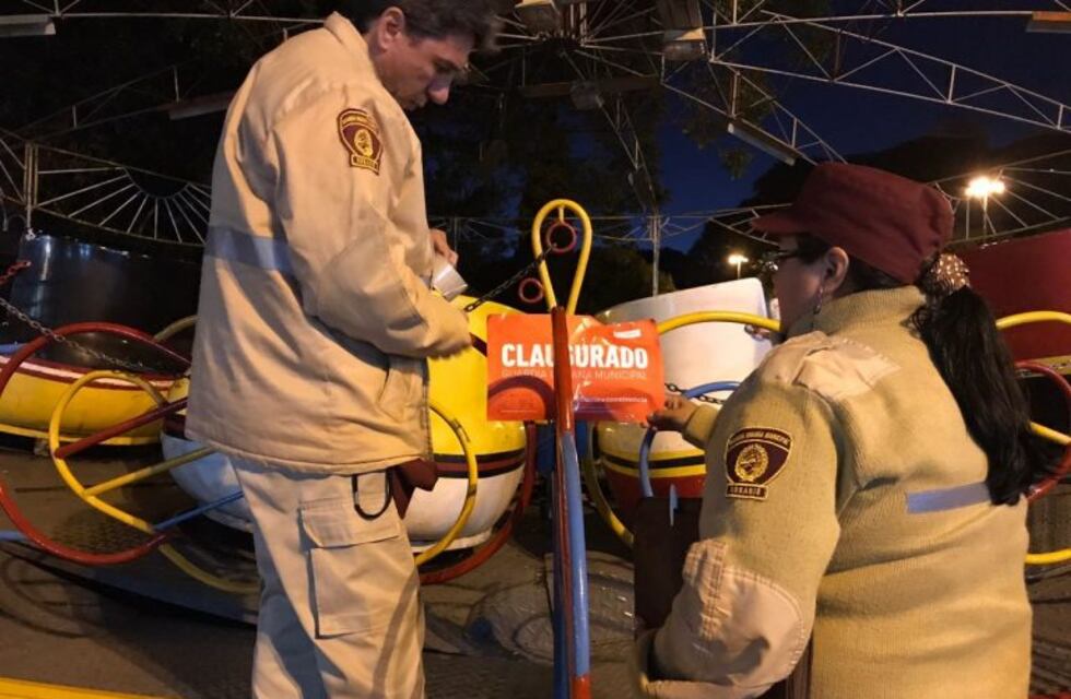 Se salió de eje un carrito en el Parque Independencia y clausuraron la plaza de juegos