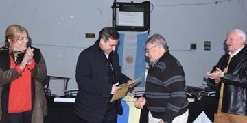 Ramón Mestre entregó subsidios a ocho clubes cordobeses para mejorar sus sedes\u002E (Prensa Municipalidad de Córdoba)