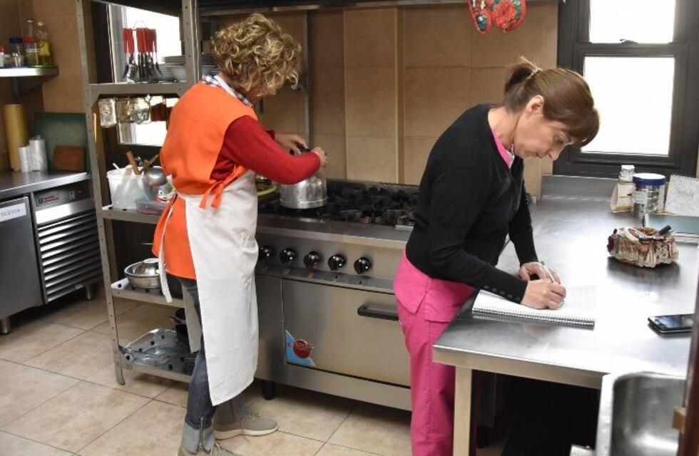 Cómo se viven las Fiestas en la "Casa de la Bondad", el lugar que asiste enfermos terminales