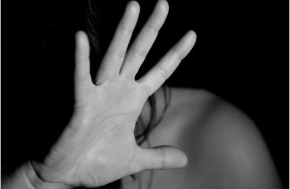 Borracho, escupió y le pegó a su mujer porque no le quería dar plata