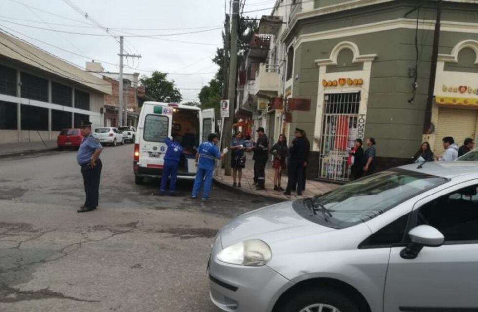 Un niño fue atropellado cuando cruzaba la calle para llegar a la escuela
