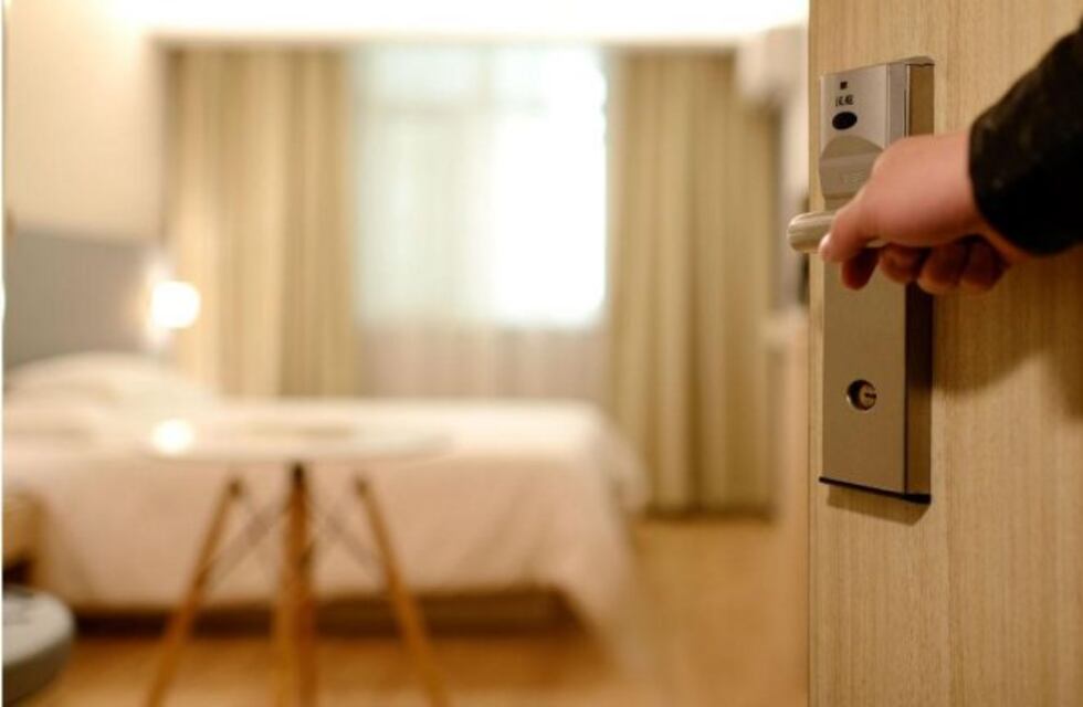 Los hoteles porteños podrán volver a recibir turistas tras más de siete meses