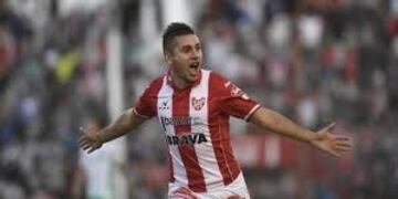 A puro grito de gol\u002E El volante y un recuerdo emotivo de su mejor partido con la Albirroja\u002E