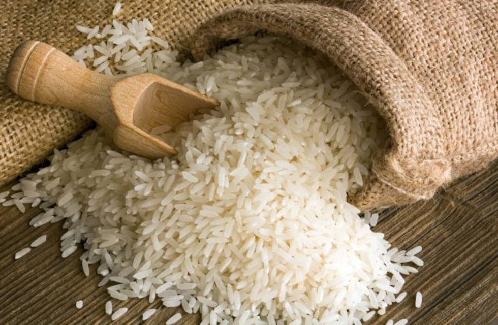¿Qué son los puntos negros que se ven algunas veces al hervir el arroz?
