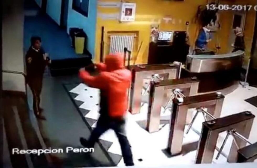 Robaron un millón de pesos de la Agencia Gubernamental de Control del Gobierno de la Ciudad y quedaron filmados