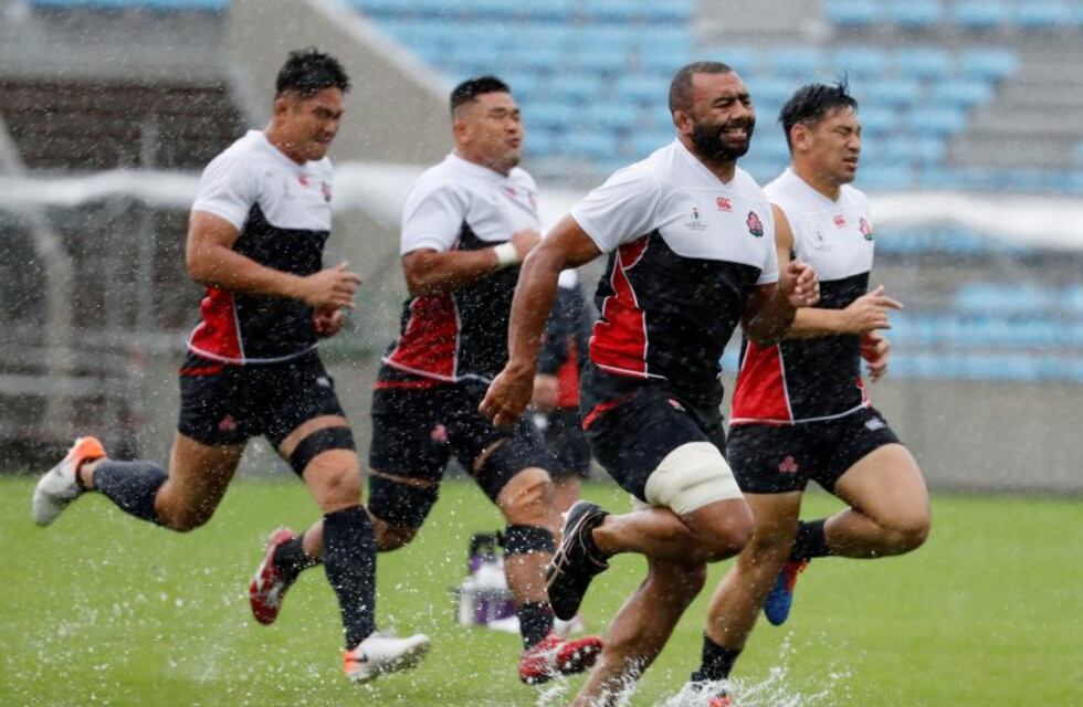 Polémica: en medio del tifón Hagibis, rugbiers japoneses chapotearon en la cancha
