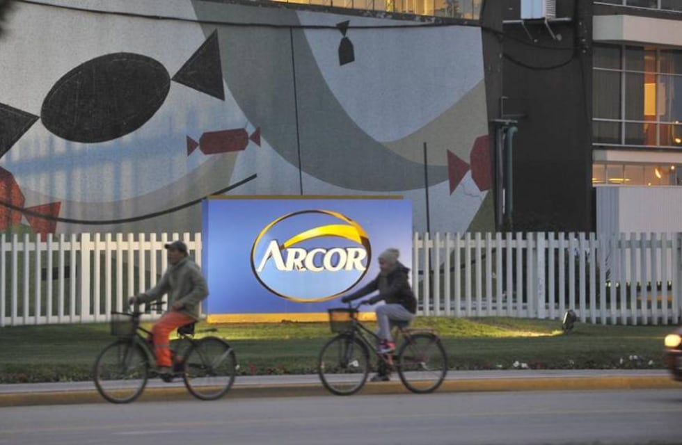 Se derrumbaron las ganancias de Arcor en 2025 que estarían un 300% por debajo respecto de 2024