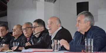 Mesa de autoridades, en plenario de la UCR de Jujuy