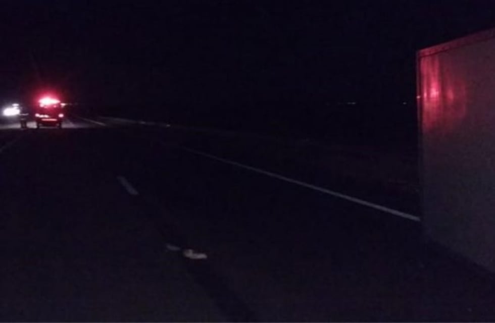 Un muerto en un choque entre camiones en la autopista Córdoba-Rosario