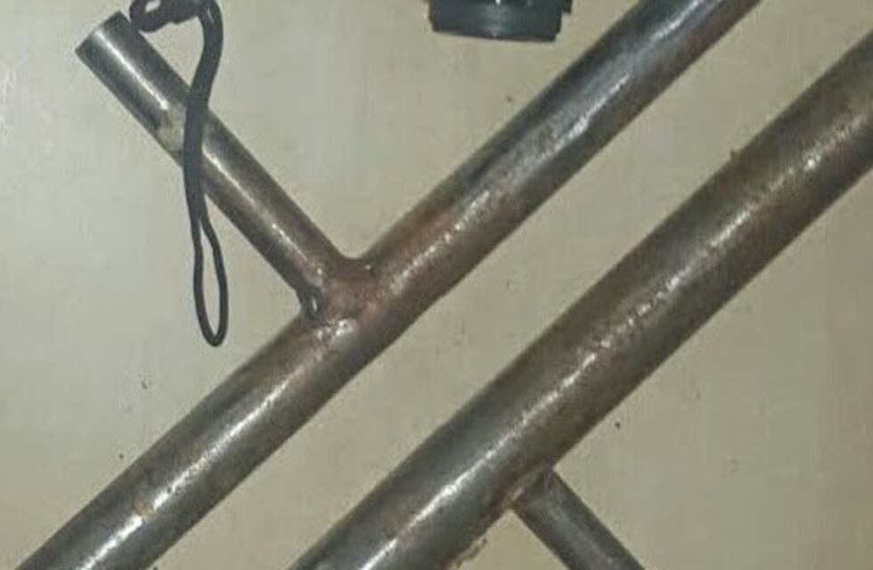 Terror en un barrio santafesino por dos menores disparándose con tumberas