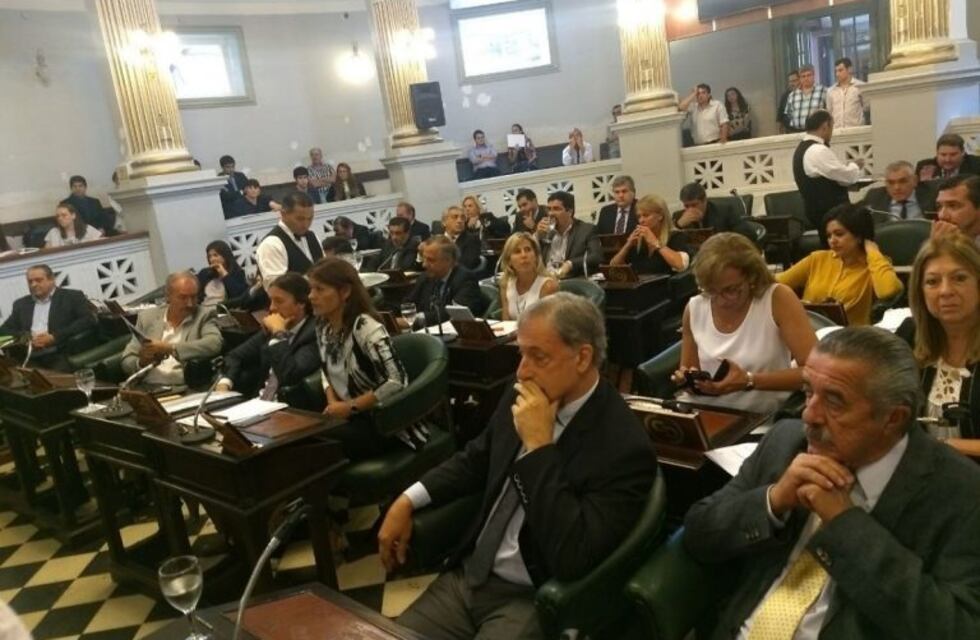 Diputados de Corrientes entre los 10 sueldos más elevados del país