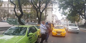Remiseros y taxistas\u002E