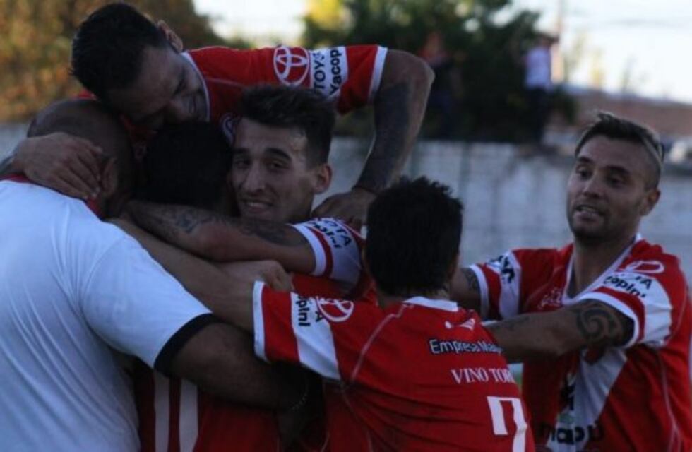 Deportivo Maipú derrotó a Desamparados de San Juan