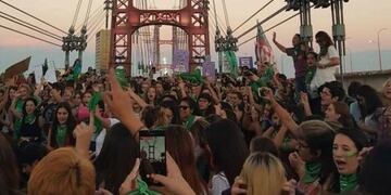 Pañuelazo en la ciudad de Santa Fe por el aborto legal\u002E (La Izquierda Diario)