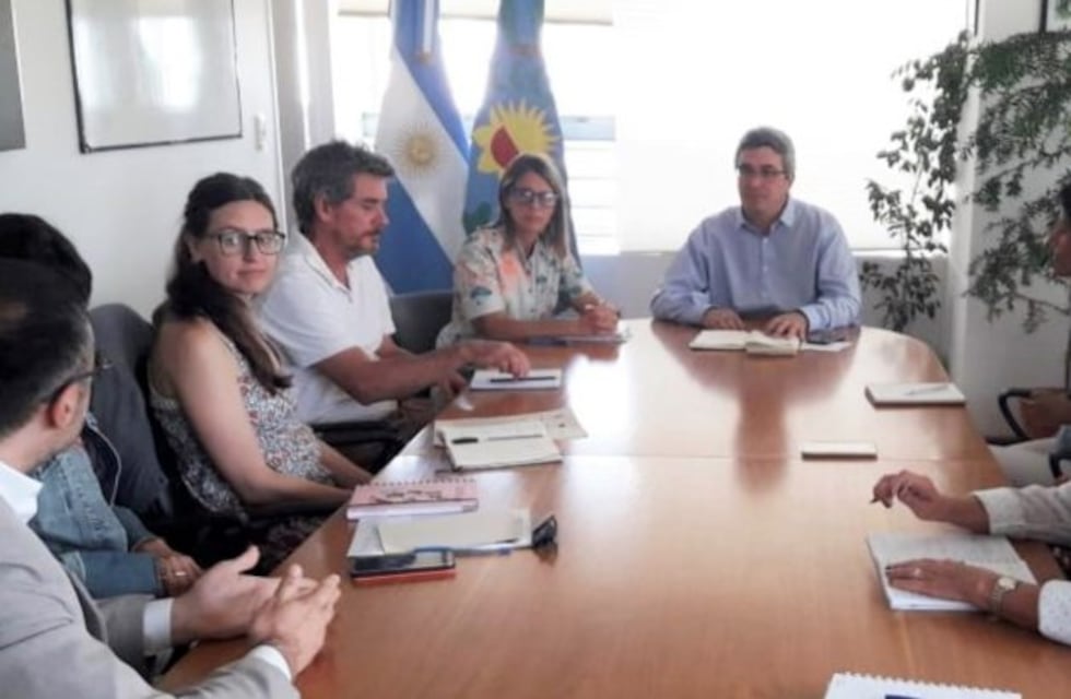 Concejal azuleña se reunió con funcionarios de agricultura provincial