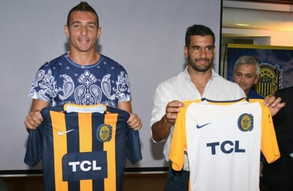 ¡Llegó la casaca! Central presentó la nueva camiseta