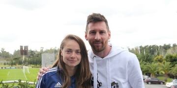 Dos de los mejores jugadores de fútbol son argentinos: Estefanía Banini y Lionel Messi.
