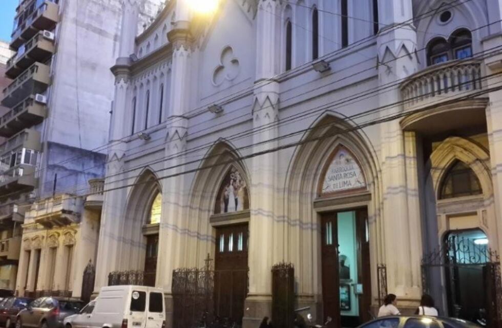 Salvaje pelea entre indigentes: le clavan una tijera para robarle la comida