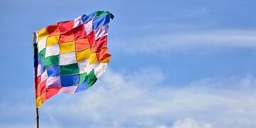 Bandera de los pueblos originarios (web).