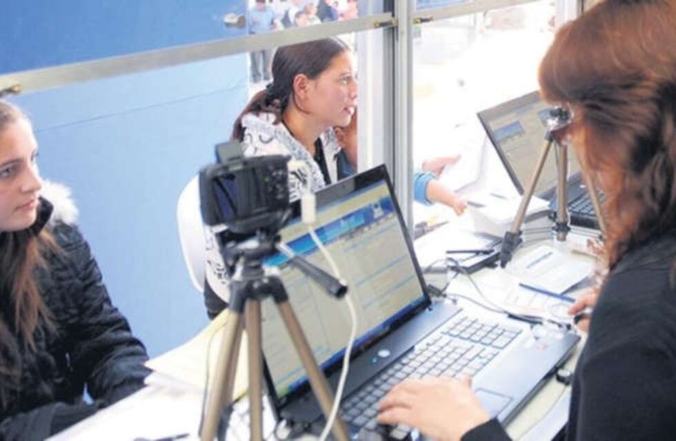 Por la inminente suba de precios, crece la demanda para tramitar el DNI en Corrientes