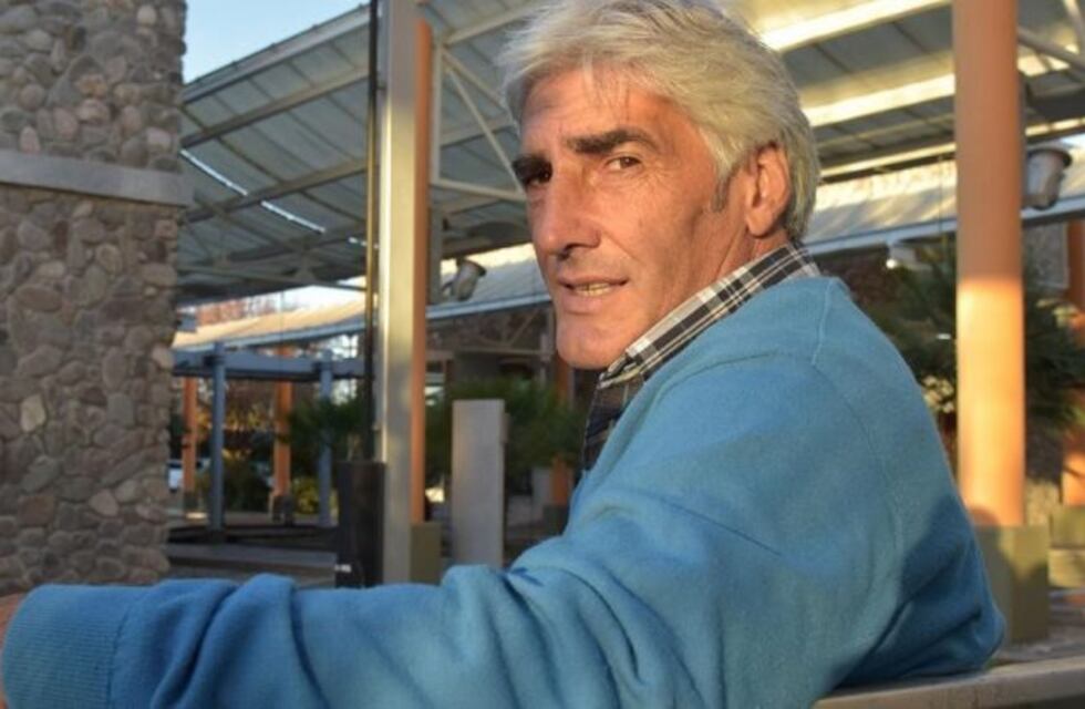 Ernesto Corti, candidato: "Me pone contento que Instituto me tenga en cuenta"