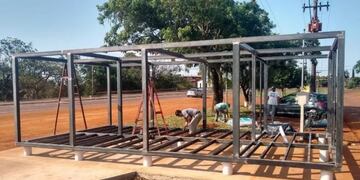 Construyen una casilla de turismo en el acceso a Puerto Rico