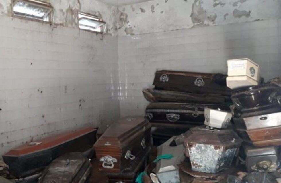 Cementerio San Jerónimo: denuncian acumulación de ataúdes y cadáveres