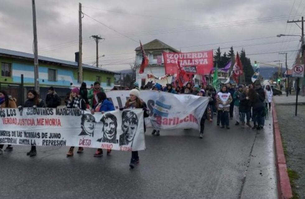 Marcharon para pedir Justicia por la muerte de tres jóvenes a manos de policías