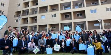 Suarez y Kerr entregaron las primeras viviendas del ProCreAr de la Sexta Sección