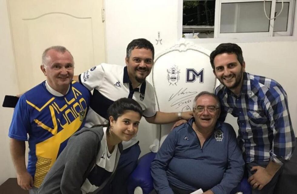 Es socio de Gimnasia desde los 5 años y pagó 300 mil pesos por el sillón de Diego Maradona