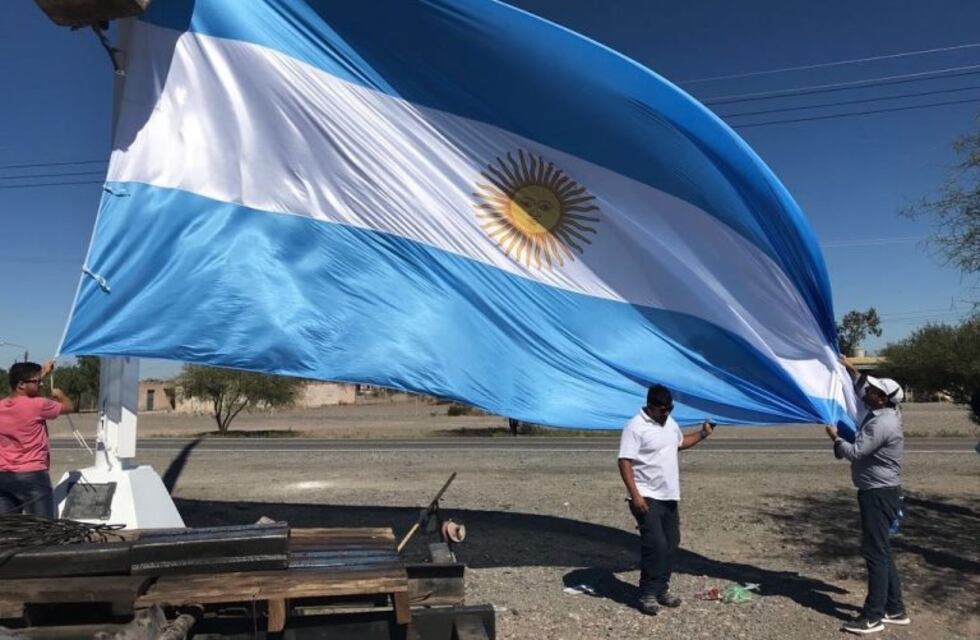 La Difunta Correa estrena una bandera de 9 metros