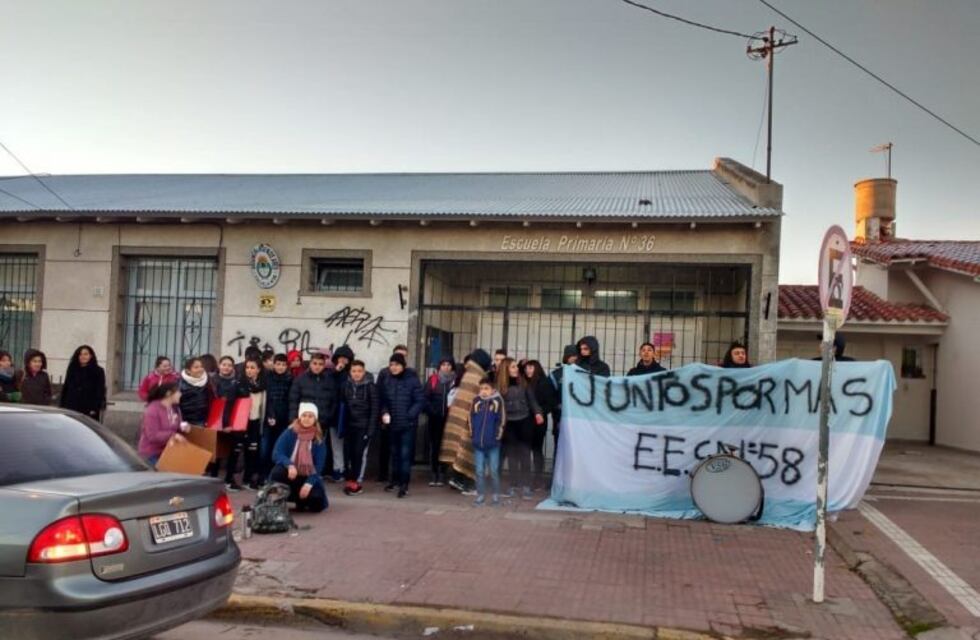 Reabrieron una escuela secundaria en Mar del Plata luego de haber estado cerrada por dos años
