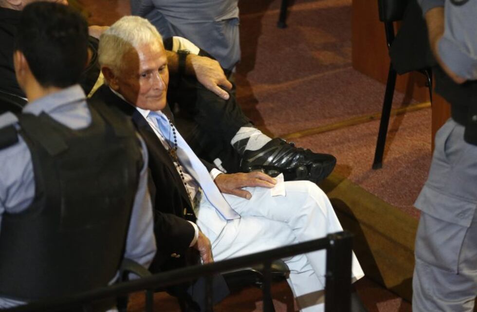 Revocaron la prisión domiciliara con la que habían beneficiado a Etchecolatz