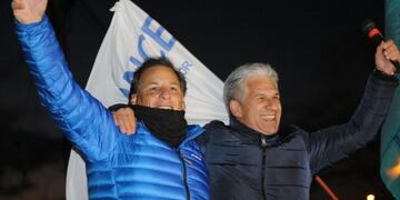 Claudio Poggi y Enrique Ponce en el cierre de campaña\u002E
