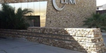 "La Luna", uno de los hoteles alojamientos más famosos de Mendoza y cuyas campañas de marketing y promociones siempre han dado que hablar.