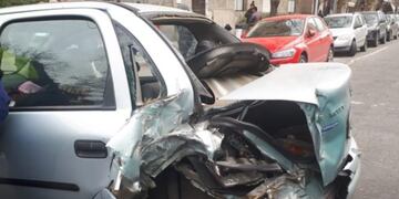 Una mujer resultó herida luego de que un colectivo chocara con un auto en Mar del Plata