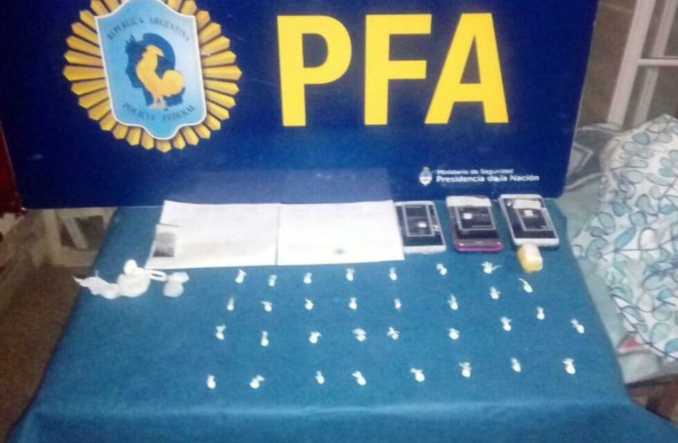 Detuvieron en barrio Lares a un sujeto que distribuía droga en bares y boliches