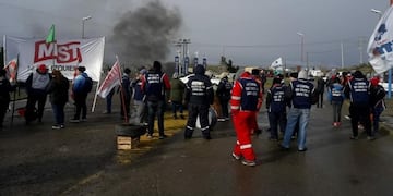 Paro nancional Caleta Olivia, protestas en la ruta nacional 3